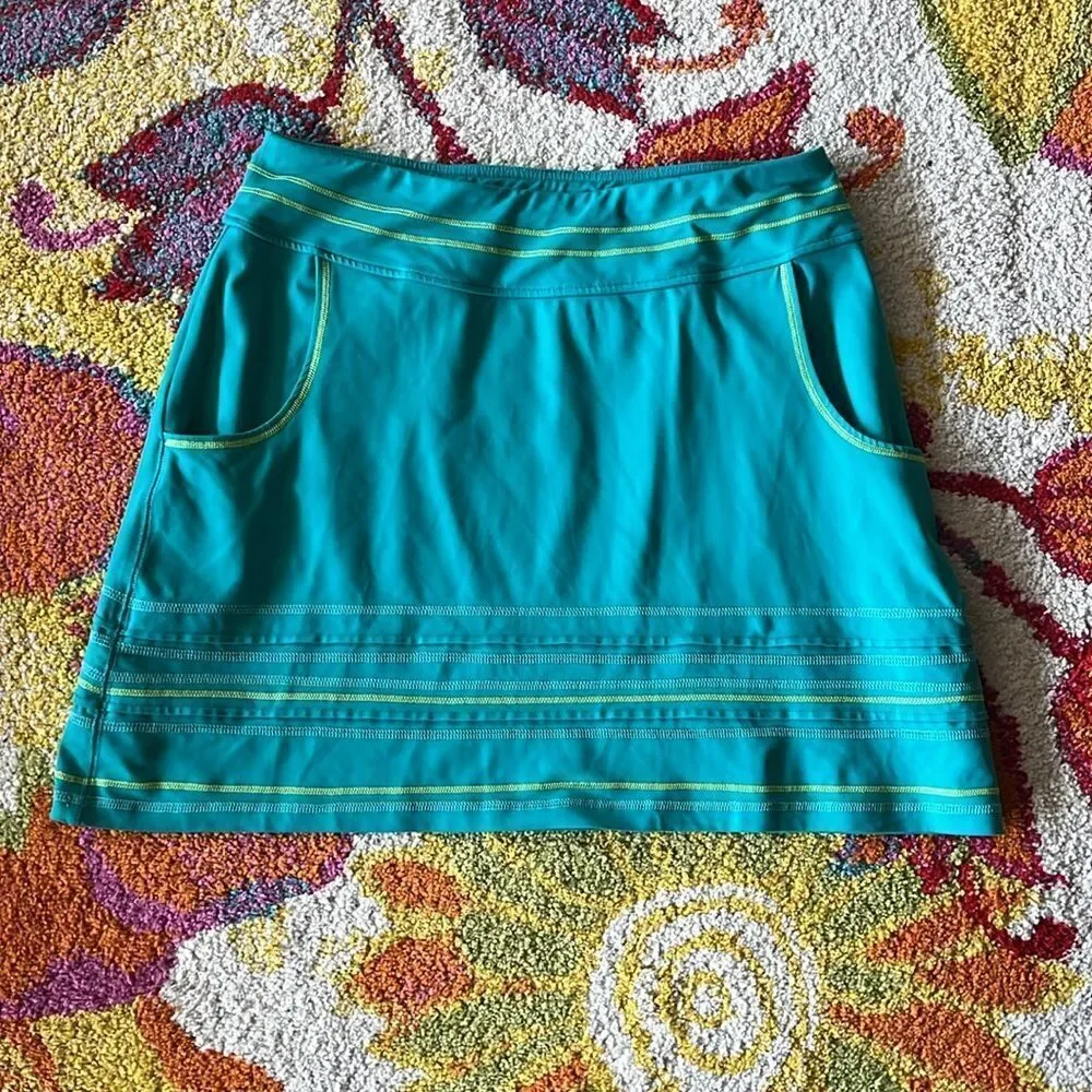 WOMENS MEDIUM DIAMALETE TITLE NINE SKIRT